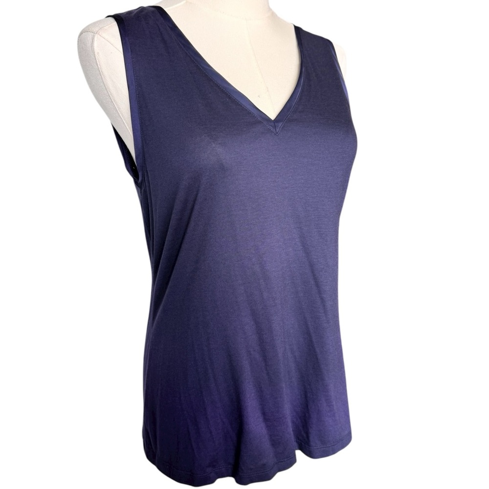 Banana Republic Women's Deep Navy V Neck Sleeveless Top Size Medium Petite - Picture 2 of 10